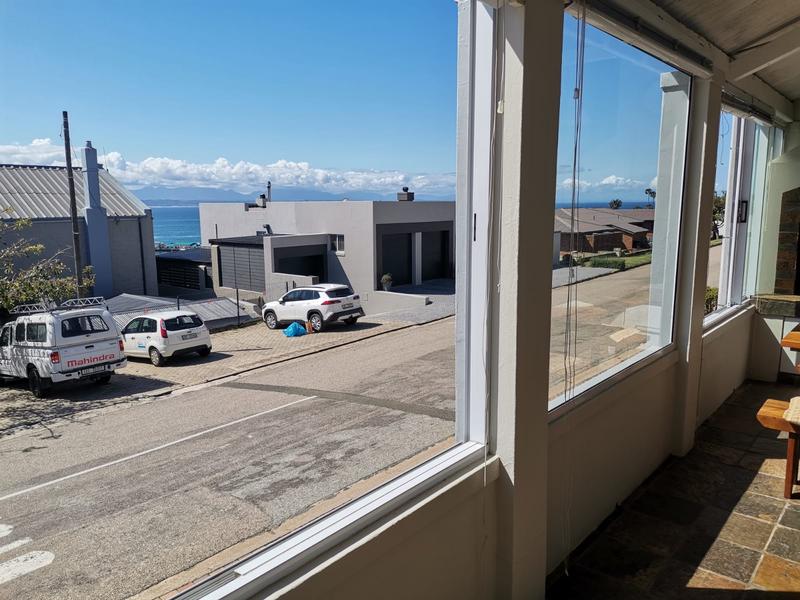 To Let 2 Bedroom Property for Rent in Mossel Bay Central Western Cape